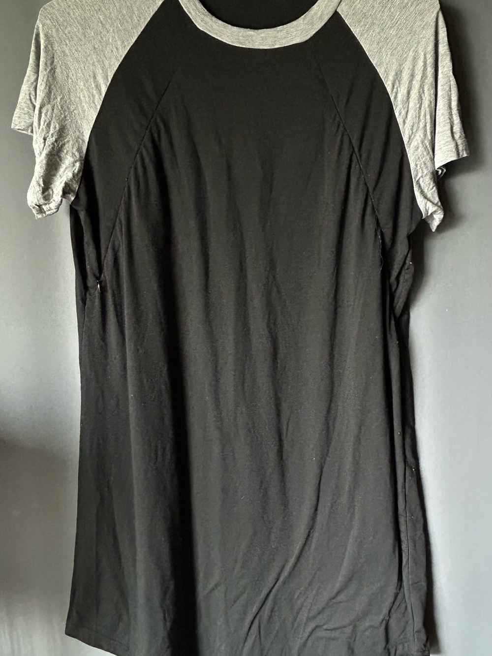 Black and Gray Raglan Women's Breastfeeding and Maternity Nightgown